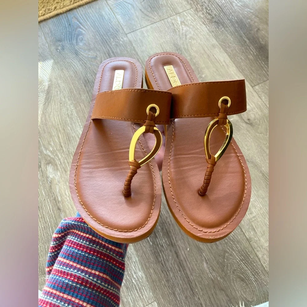 Brown Aldo Sandals With Gold Between Toe (6.5) - Picture 3 of 4